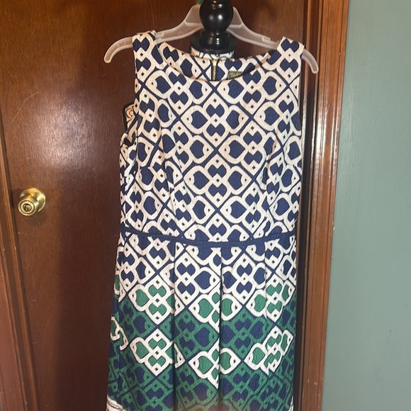 Women sleeveless flare dress - Picture 4 of 4